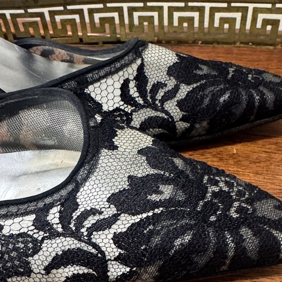 Stuart Weitzman Black Lace Slingback Heels - Picture 4 of 11